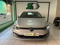 Usado VW Golf VIII Life 110 CV (80 kW) 2022 Gris / plata Berlina