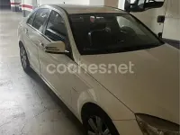 Usado Mercedes C200 Elegance 136 CV (100 kW) 2010 Blanco Berlina