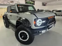 Usado Ford Bronco Outer Banks 335 CV (246 kW) 2023 Gris / plata SUV