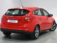 Usado Ford Focus 125 CV (91 kW) 2014 Rojo