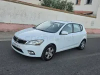 Usado Kia Ceed Plus 90 CV (66 kW) 2012 Blanco Utilitario