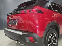 Usado Peugeot 2008 GT 130 CV (95 kW) 2021 Granate SUV