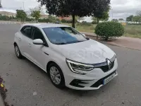 Usado Renault Mégane IV Business 95 CV (69 kW) 2020 Blanco Berlina