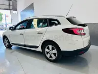 Usado Renault Mégane Dynamique 105 CV (77 kW) 2009 Blanco Berlina