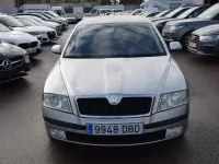 Usado Skoda Octavia Active 105 CV (77 kW) 2004 Gris Berlina