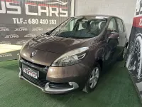 Usado Renault Scénic III Dynamique 110 CV (80 kW) 2013 Marrón Monovolumen