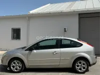 Usado Ford Focus Cabriolet Trend 136 CV (100 kW) 2007 Gris / plata Descapotable