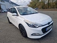 Usado Hyundai i20 75 CV (55 kW) 2016 Blanco Berlina