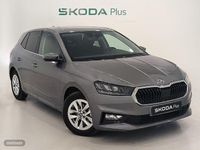 Usado Skoda Fabia Selection 95 CV (69 kW) 2025 Gris / plateado Berlina