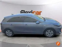 Usado Kia Ceed 136 CV (100 kW) 2023 Gris Utilitario