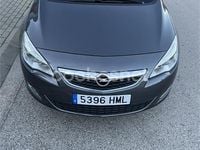 Usado Opel Astra Sportive 125 CV (91 kW) 2012 Gris / plata Berlina