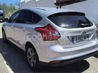 Usado Ford Focus Trend 125 CV (91 kW) 2013 Gris / plata Berlina