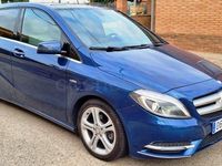 Usado Mercedes B180 109 CV (80 kW) 2012 Azul Utilitario