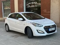 Usado Hyundai i30 100 CV (73 kW) 2016 Blanco Berlina