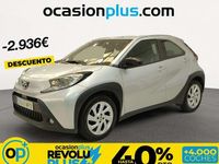 Usado Toyota Aygo Play 72 CV (52 kW) 2024 Gris Utilitario