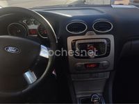 Usado Ford Focus Trend 109 CV (80 kW) 2010 Blanco Berlina