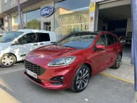 Usado Ford Kuga Trend 150 CV (110 kW) 2022 Burdeos SUV
