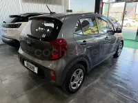 Usado Kia Picanto 67 CV (49 kW) 2022 Gris / plata Utilitario