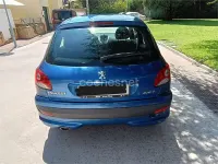 Usado Peugeot 206+ 70 CV (51 kW) 2010 Azul Utilitario
