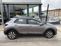 Usado Kia Stonic 84 CV (61 kW) 2023 Gris SUV