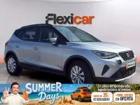 Usado Seat Arona Style 110 CV (80 kW) 2023 Gris SUV