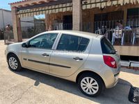 Usado Renault Clio II Dynamique 85 CV (62 kW) 2006 Beige Berlina