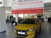 Usado Peugeot 208 Allure 100 CV (73 kW) 2020 Amarillo Utilitario