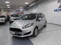 Usado Ford Fiesta Trend 100 CV (73 kW) 2016 Gris / plata Utilitario