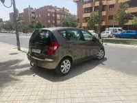 Usado Mercedes A180 Elegance 109 CV (80 kW) 2011 Beige Utilitario