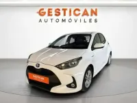 Usado Toyota Yaris Active 116 CV (85 kW) 2022 Blanco Utilitario