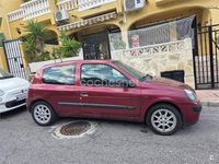 Usado Renault Clio II 75 CV (55 kW) 2002 Granate Berlina