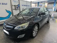 Usado Opel Astra Cosmo 110 CV (80 kW) 2010 Negro Berlina