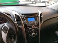 Usado Hyundai i30 90 CV (66 kW) 2015 Blanco Berlina