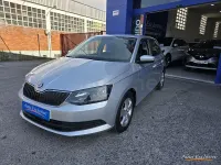 Usado Skoda Fabia Ambition 95 CV (69 kW) 2018 Gris / plata Berlina