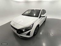 Usado Hyundai i20 99 CV (72 kW) 2024 Atlas white Berlina