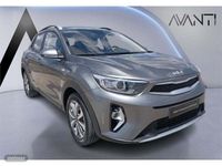 Usado Kia Stonic 100 CV (73 kW) 2025 Plateado SUV