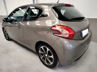 Usado Peugeot 208 Allure 68 CV (50 kW) 2012 Beige Utilitario