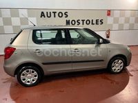 Usado Skoda Fabia 80 CV (58 kW) 2010 Beige Utilitario