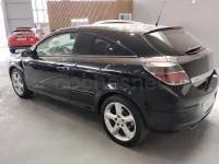 Usado Opel Astra GTC Sport 120 CV (88 kW) 2007 Negro Berlina
