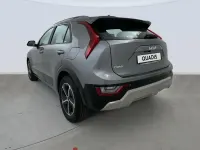 Usado Kia Niro 129 CV (94 kW) 2024 Gris SUV