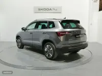 Usado Skoda Karoq Selection 150 CV (110 kW) 2025 Gris / plateado SUV