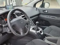 Usado Peugeot 5008 Active 115 CV (84 kW) 2013 Beige Monovolumen