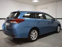 Usado Toyota Auris Hybrid 136 CV (100 kW) 2016 Azul Familiar
