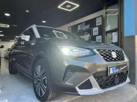 Usado Seat Arona Xperience 110 CV (80 kW) 2023 Gris SUV