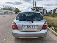 Usado Nissan Almera 98 CV (72 kW) 2004 Gris / plata Berlina