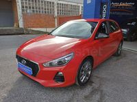 Usado Hyundai i30 120 CV (88 kW) 2017 Rojo Berlina