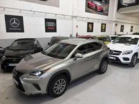 Usado Lexus NX300h Business Edition 197 CV (144 kW) 2018 Gris / plata SUV