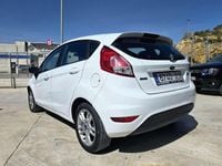 Usado Ford Fiesta Trend 101 CV (74 kW) 2016 Blanco Utilitario
