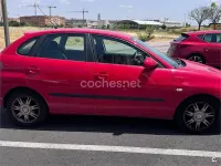 Usado Seat Ibiza Reference 100 CV (73 kW) 2006 Rojo Utilitario
