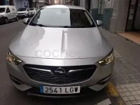 Usado Opel Insignia Selective 136 CV (100 kW) 2020 Gris / plata Berlina